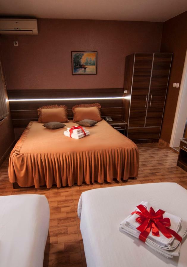 Paraćin Guesthouse Villa Modex מראה חיצוני תמונה